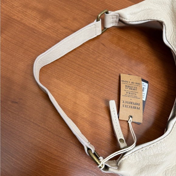 American Leather Company Carrie Hobo Giftable NWT - Picture 7 of 9